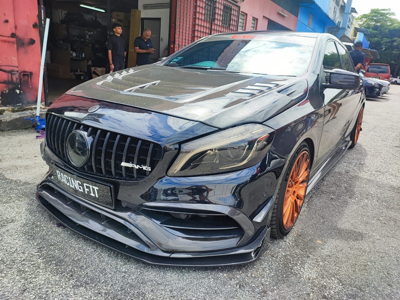 W176 A CLASS W176 FACELIFT CARBON FIBER BODYKIT